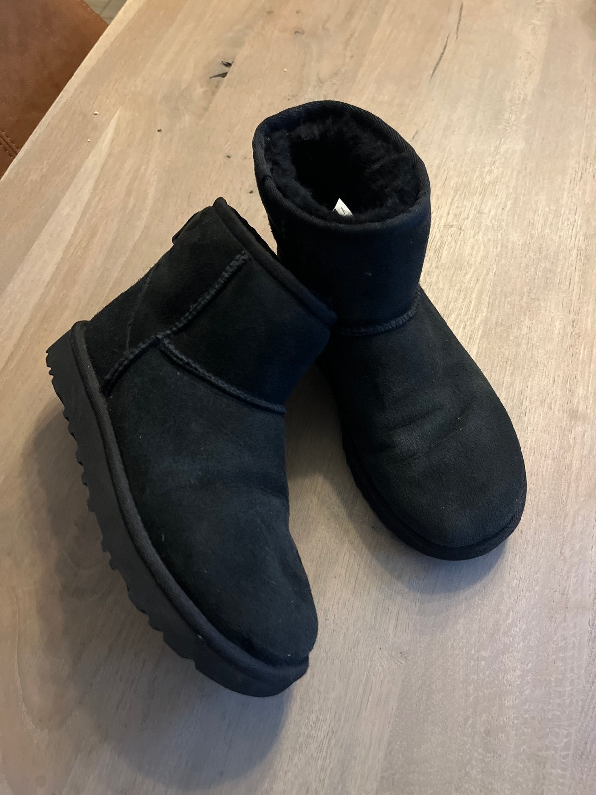 Zwarte UGG laarzen - Maat 36 - 3x gedragen, Ophalen of Verzenden, Zo goed als nieuw, Zwart, Lage of Enkellaarzen
