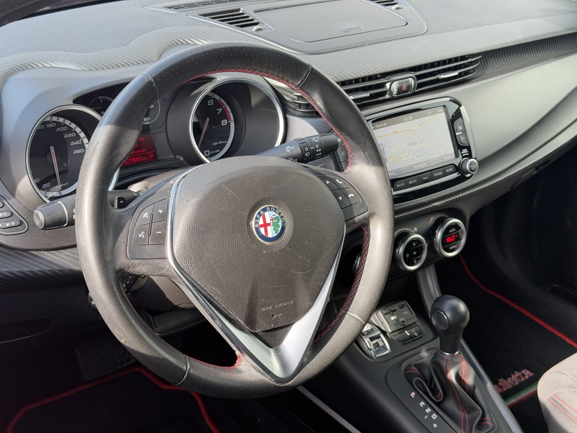 Alfa Romeo Giulietta 1.4 T Sprint | RIJKLAAR | Climate | Cru, 4 cilinders, Alcantara, Verwarmde buitenspiegels, Origineel Nederlands