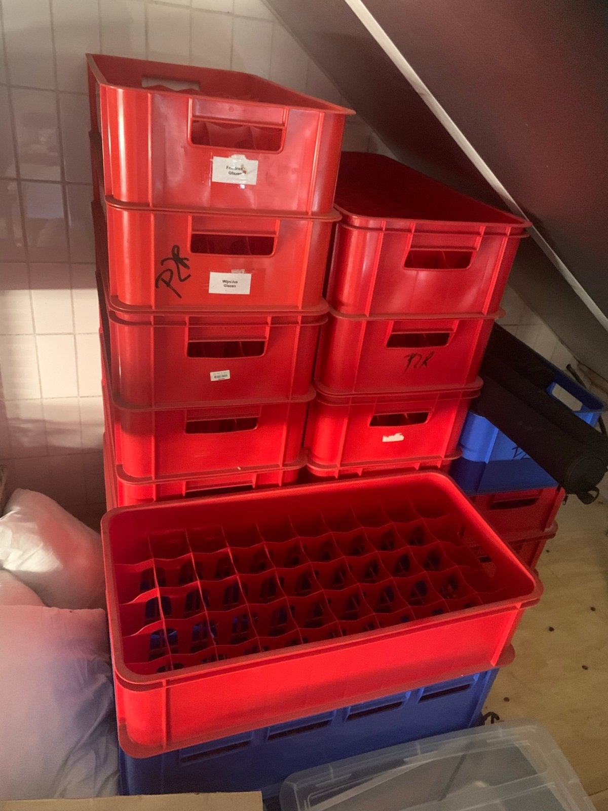 22 kratten voor glaswerk - horeca/catering kwaliteitskratten, Ophalen, Gebruikt, 5 – 50, Minder dan 50 cm