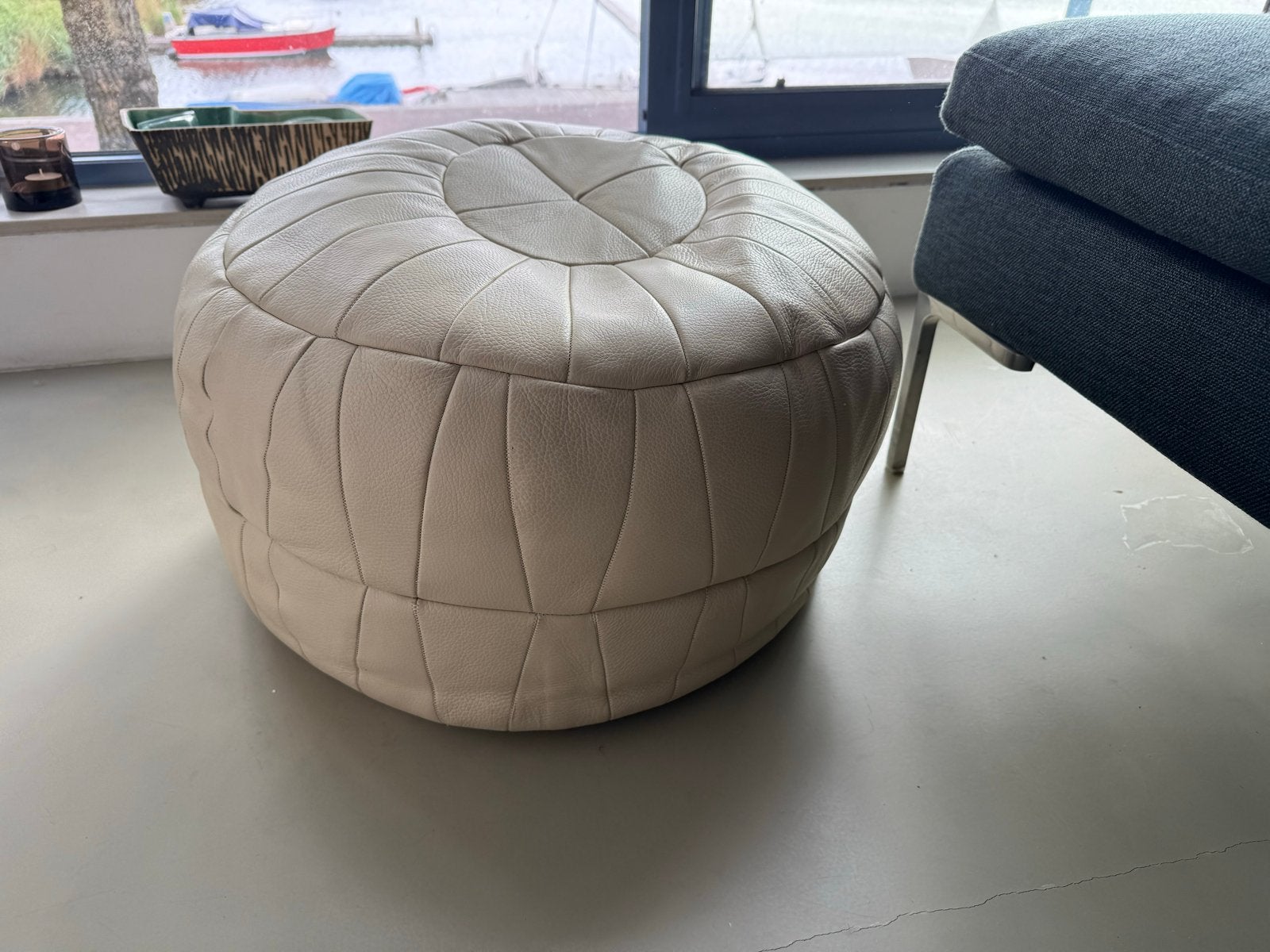 Vintage beige poef - Leer, Ophalen, Gebruikt, Rond, Leer