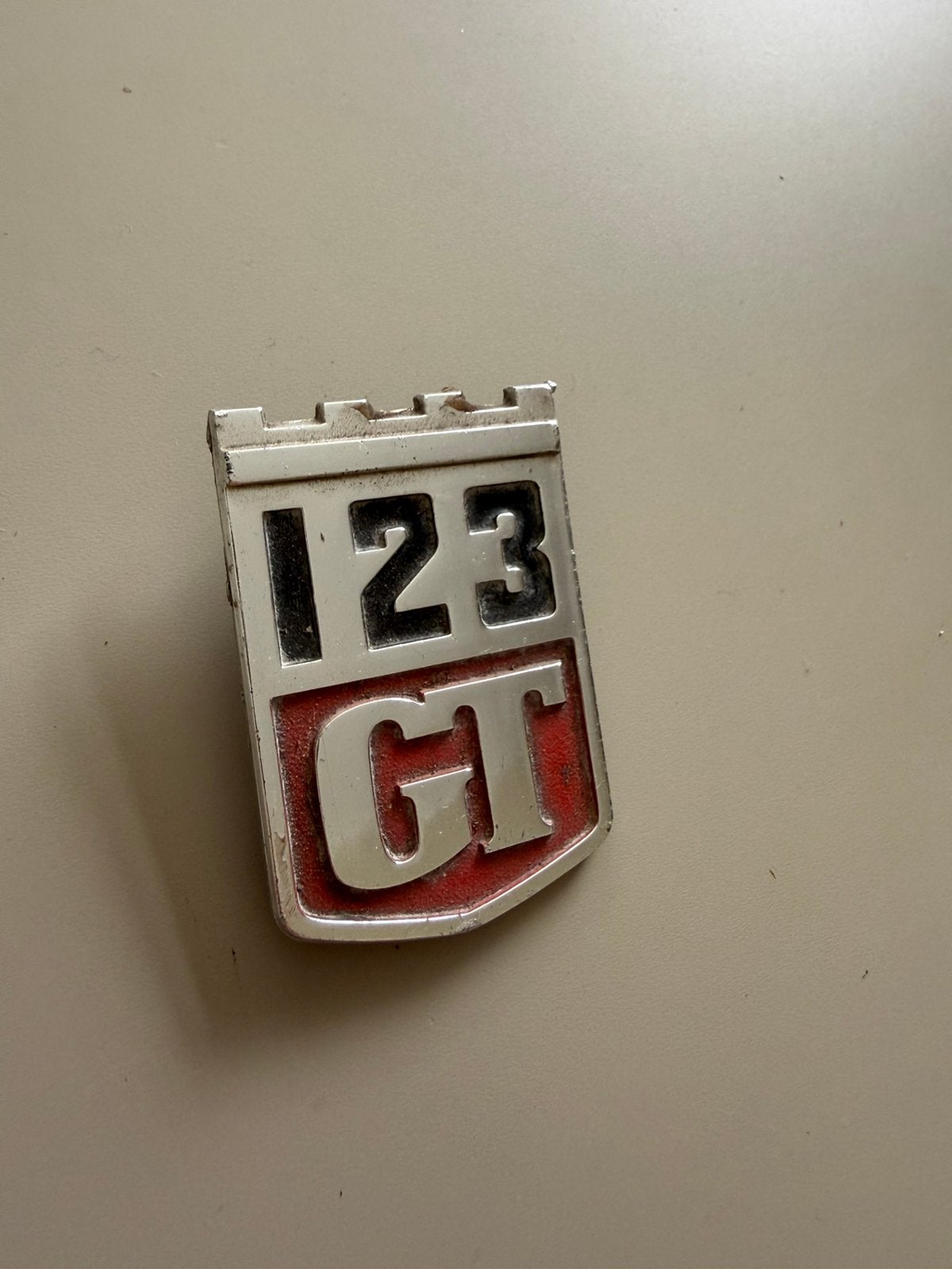 Net Volvo 123GT embleem voorscherm, Ophalen of Verzenden, Gebruikt, Volvo