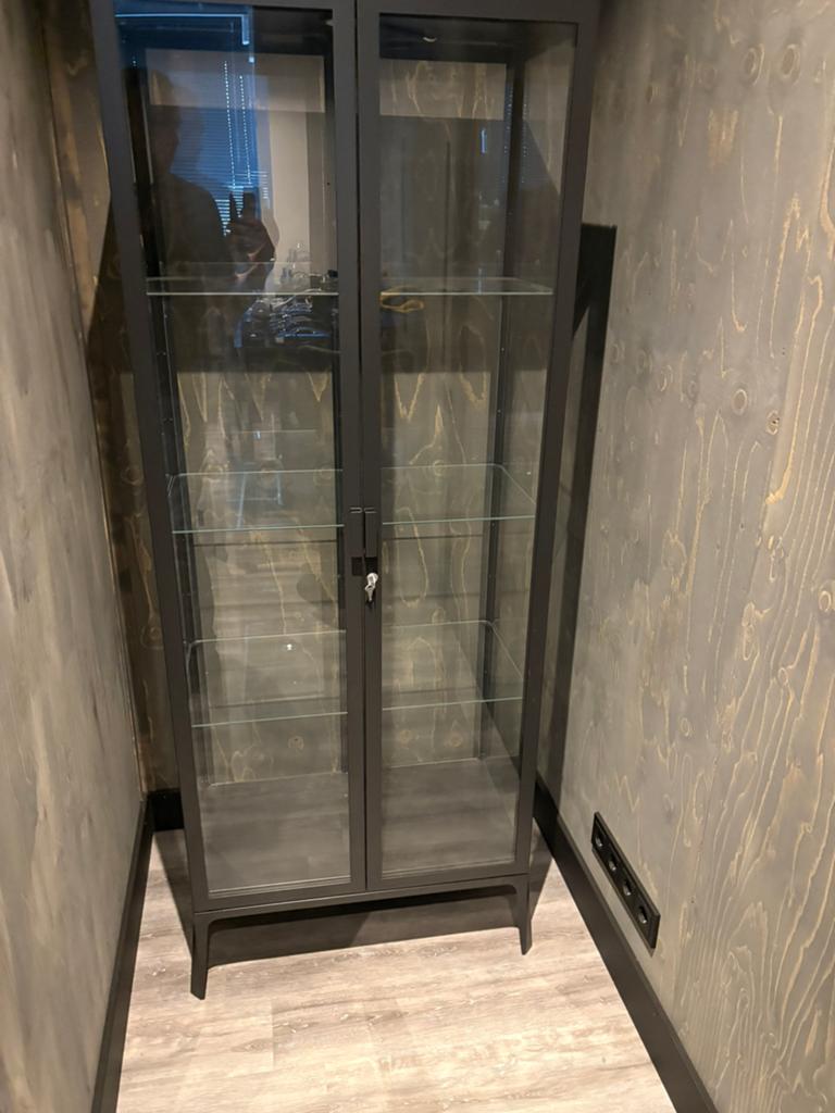 Vitrinekast Ikea MILSBO antraciet, 73x175 cm, Ophalen, Gebruikt, 50 tot 100 cm, Metaal