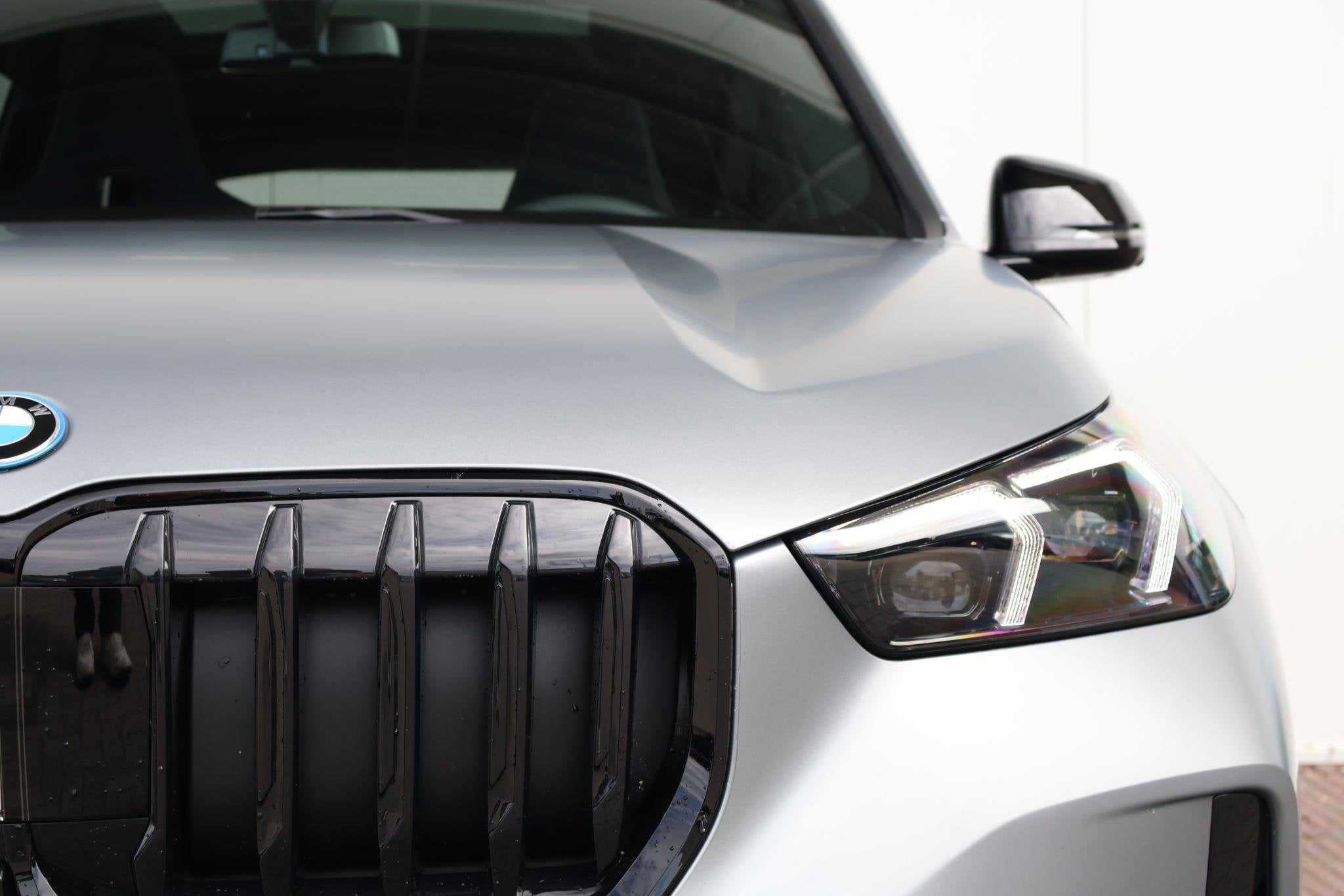BMW X1 xDrive30e | SoH 100% | Sport Pakket Pro | Pano Dak |, Auto's, Stof, 105 min, Bedrijf, Vierwielaandrijving