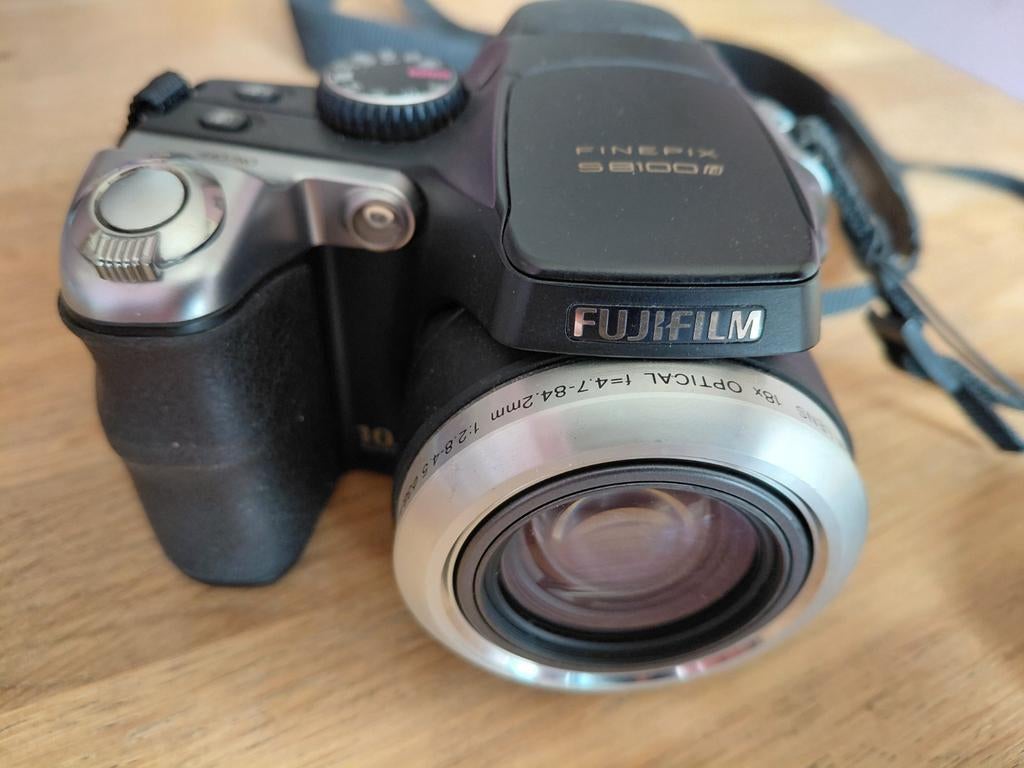 Fujifilm FinePix S8100fd  digitale camera, Ophalen of Verzenden