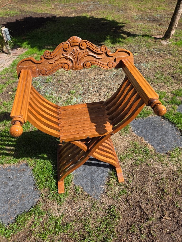 Decoratieve houten vouwstoel met sierlijk houtsnijwerk, Antiek en Kunst, Ophalen