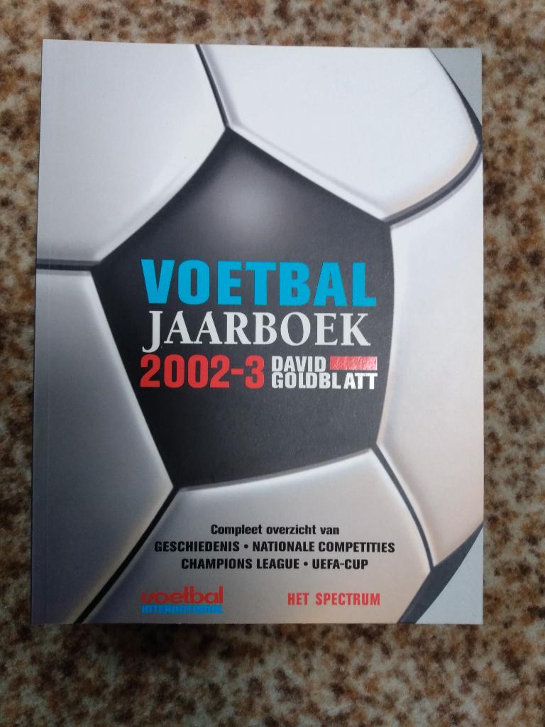 Voetbaljaarboek 2002-3 door David Goldblatt, Ophalen of Verzenden, Nieuw, Balsport