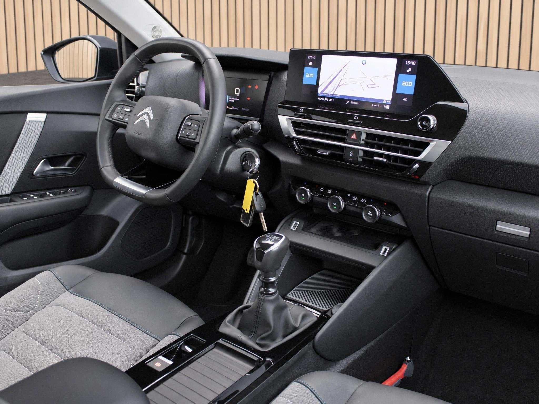 Citroen C4 1.2 PT 130 FEEL PACK | Camera/Navi/Head-Up/Climat, Auto's, 12 maanden, Gebruikt, Euro 6, 1199 cc