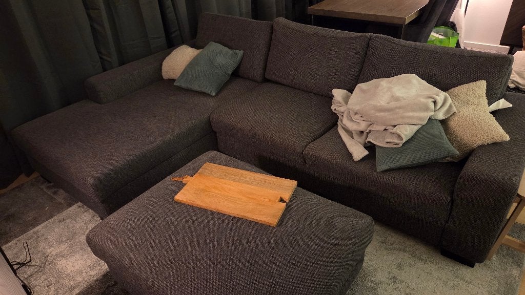 Antraciet hoekbank-bankstel met chaise longue en hocker/poef, Ophalen, 250 tot 300 cm, Gebruikt, Modern, Scandinavisch