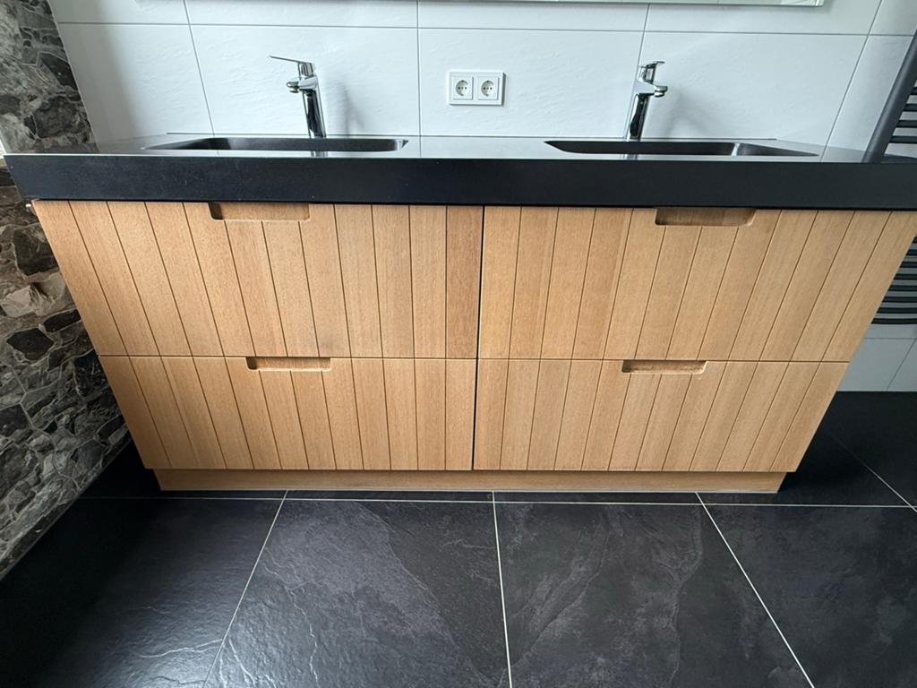 180 cm Badkamermeubel met massief stenen blad en Grohe krane, Huis en Inrichting, Keuken | Complete keukens, Ophalen, Zo goed als nieuw