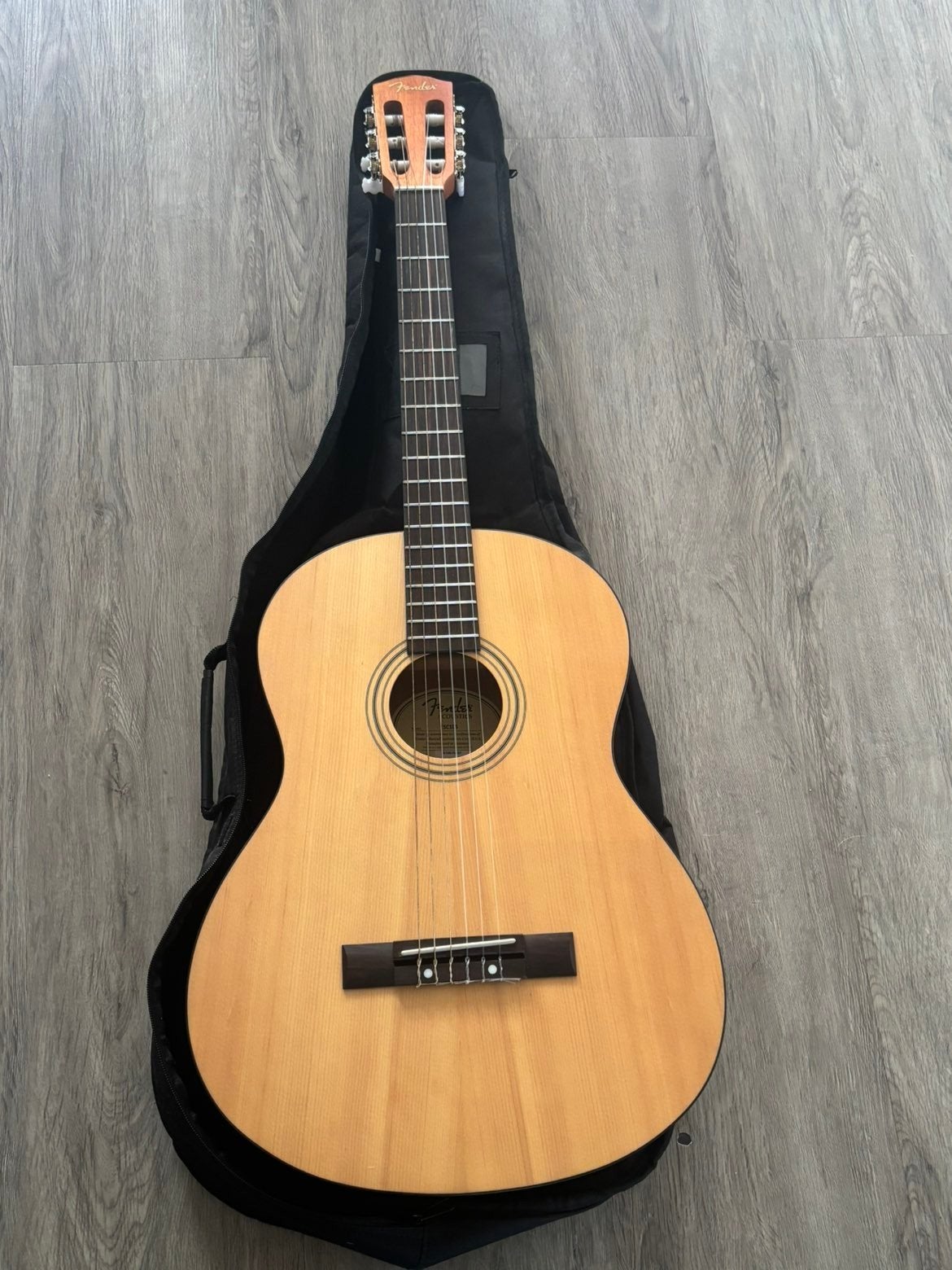 Fender klassieke gitaar met hoes