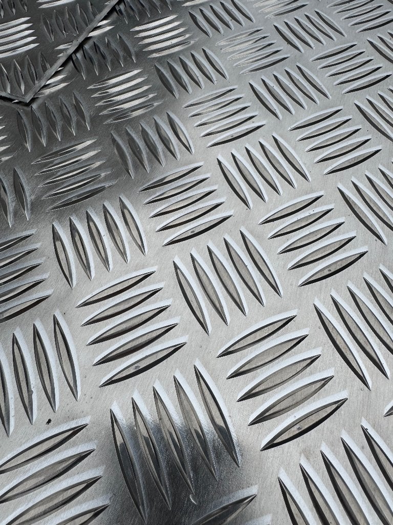 nieuwe aluminium traanplaat stukken 3,5/4,5 mm en 3,5/5 mm, Ophalen, Overige materialen, 30 cm of meer, 50 tot 150 cm