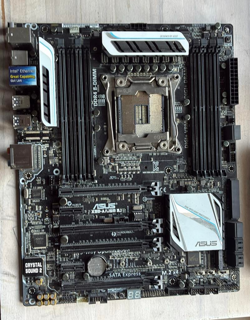 Asus X99 USB 3.1, Computers en Software, Moederborden, Ophalen of Verzenden, Gebruikt, Intel, DDR4