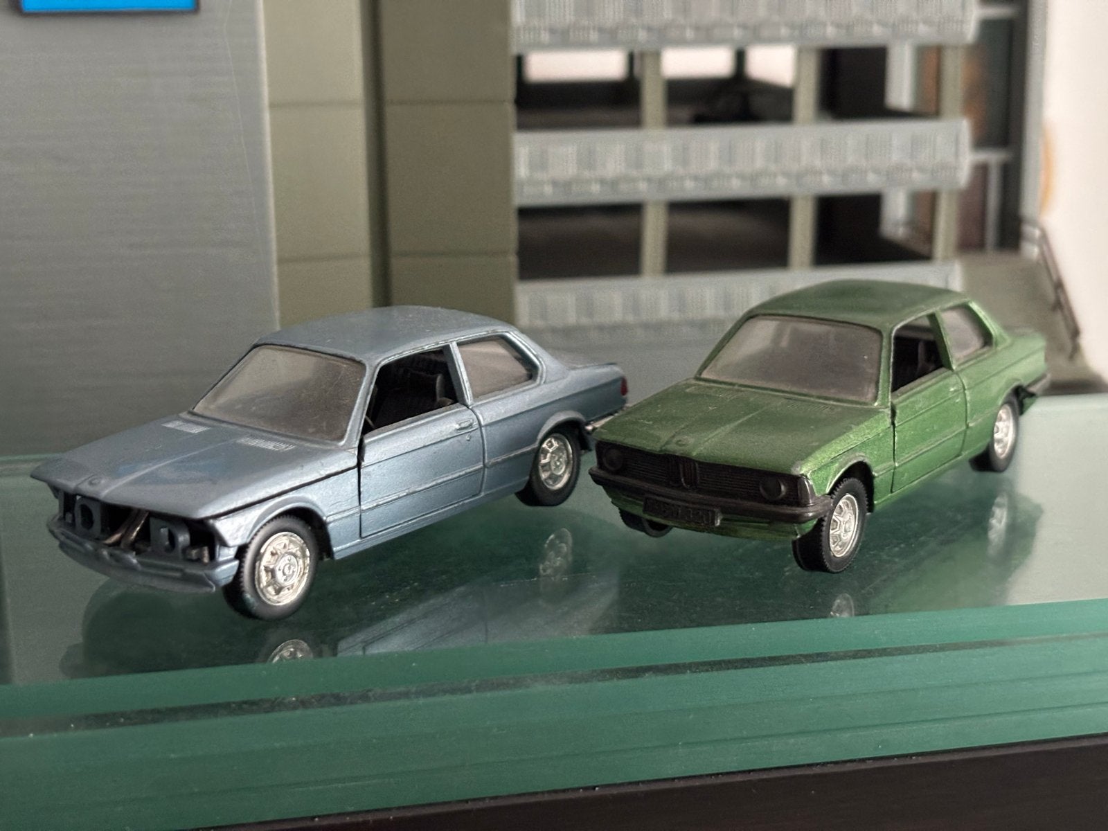 Set van 2 BMW 316/320 modelauto's (e21), Ophalen of Verzenden, Gebruikt, Auto, Overige merken