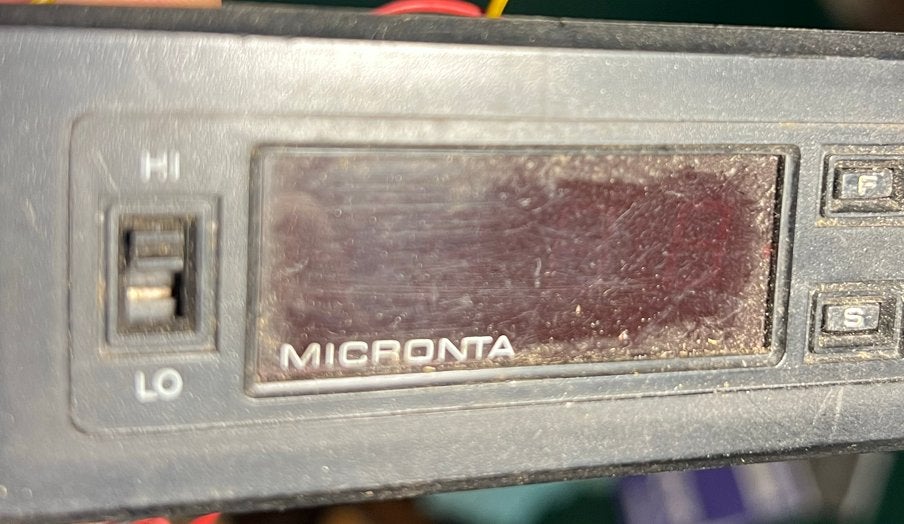 Micronta Digitale Autoklok voor Inbouw met Zekering, Ophalen of Verzenden, Gebruikt