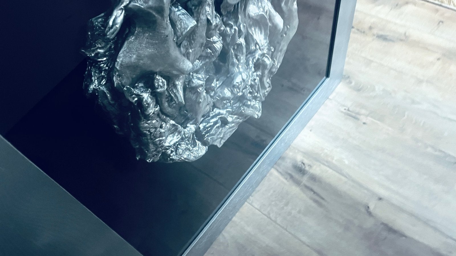 Abstracte sculptuur in lijst - Modern kunstwerk, Antiek en Kunst, 50 - 100 cm, Handgemaakt, Wanddecoratie, Overige materialen