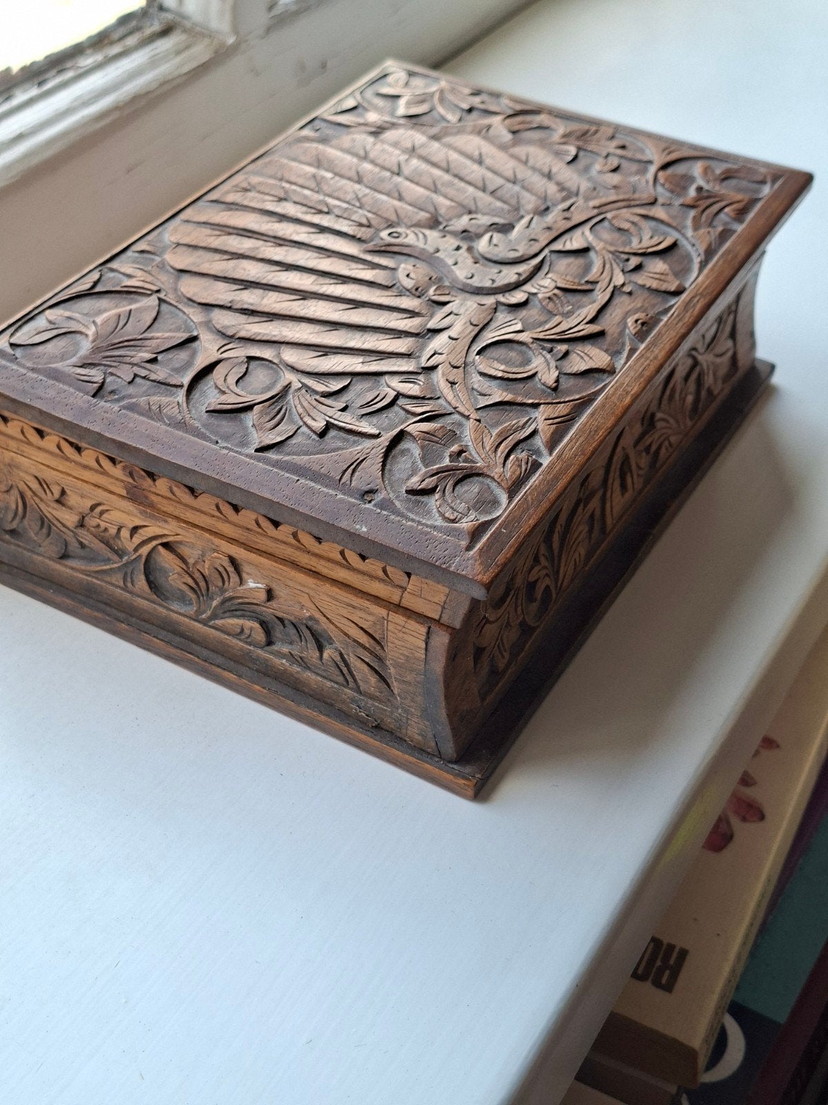 vintage houten kistje met pauw / sieraden / thee /allerlei, Ophalen of Verzenden, Zo goed als nieuw, Minder dan 50 cm