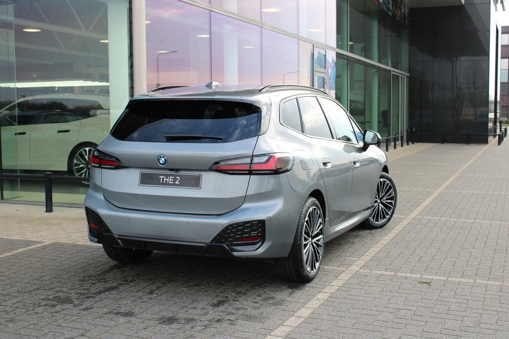 BMW 2 Serie Active Tourer 225e xDrive M Sport Automaat / Pan, Auto's, BMW, Met garantie (alle), Origineel Nederlands, Bedrijf