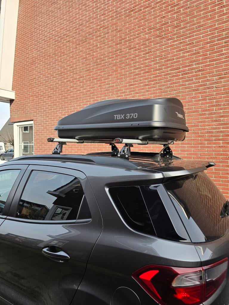 Dakkoffer Thule TBX 370 voor Ford Ecosport met dakdragers, Auto diversen, Dakkoffers, Ophalen of Verzenden, Zo goed als nieuw