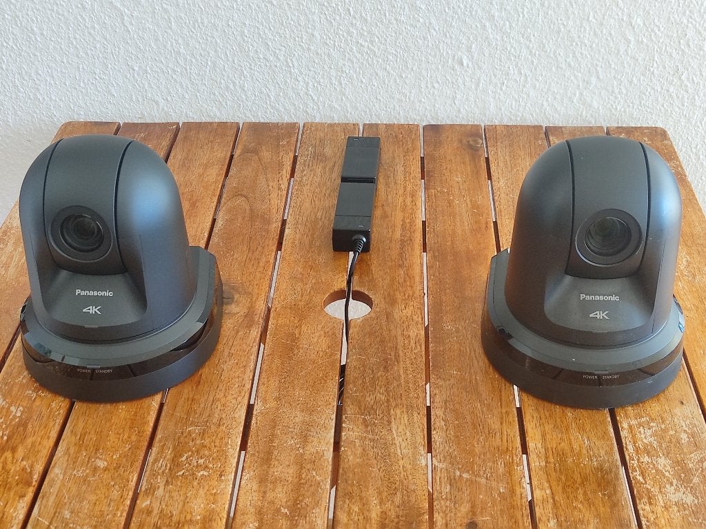 2x PANASONIC AW UE70 3GSDI 4K HDMI Streaming PTZ IP Kameras, Verzenden, Zo goed als nieuw