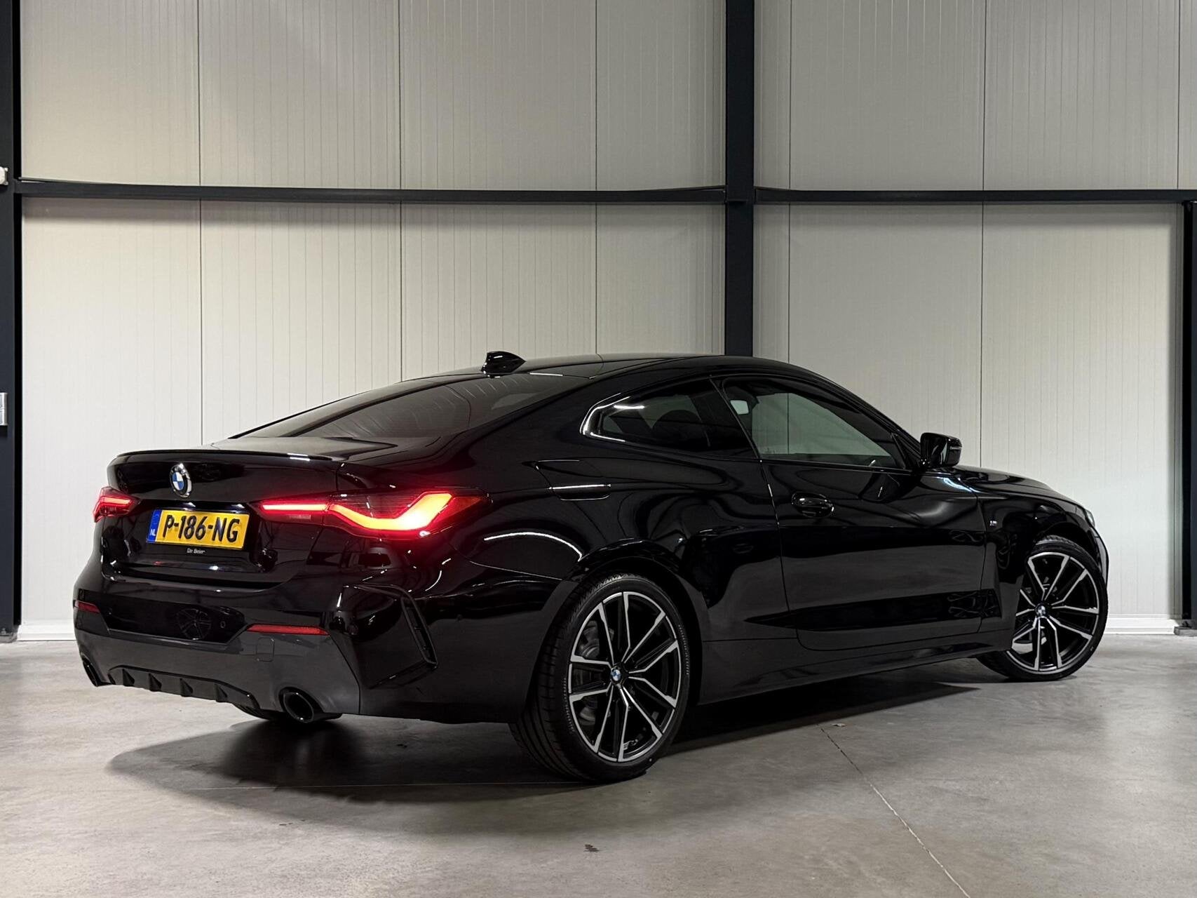 BMW 4-serie Coupé 420i M-sport High Executive Winter Pack, Auto's, Automaat, Achterwielaandrijving, Gebruikt, Euro 6