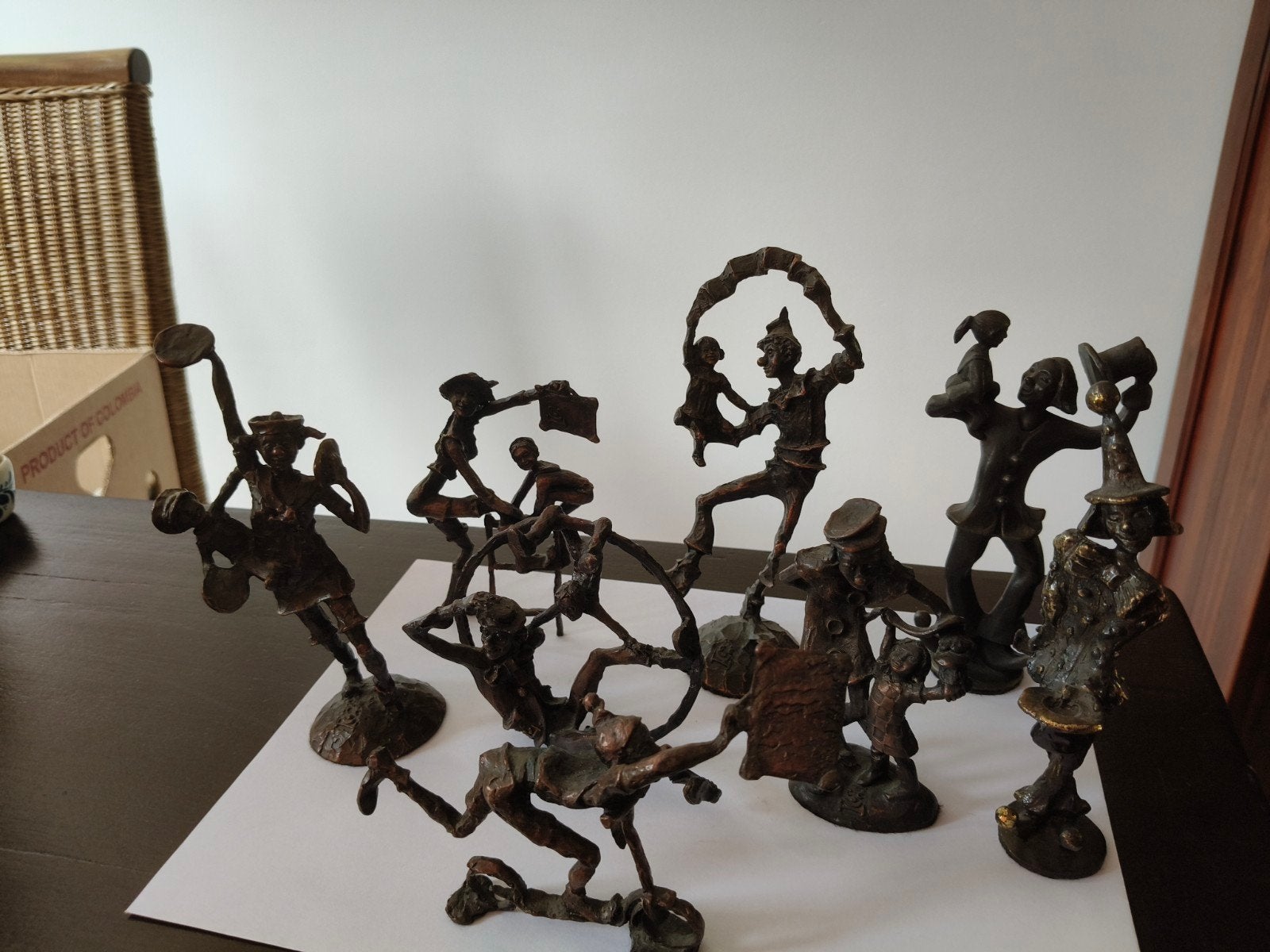 7 Bronzen beeldjes, Verzenden