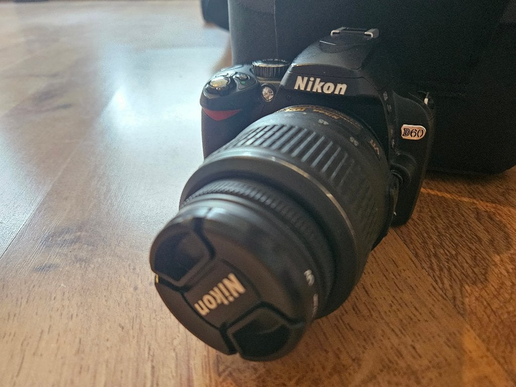Nikon D60 spiegelreflex met 18-55mm lens, Cameratas, Gebruikt, Spiegelreflex, Ophalen of Verzenden