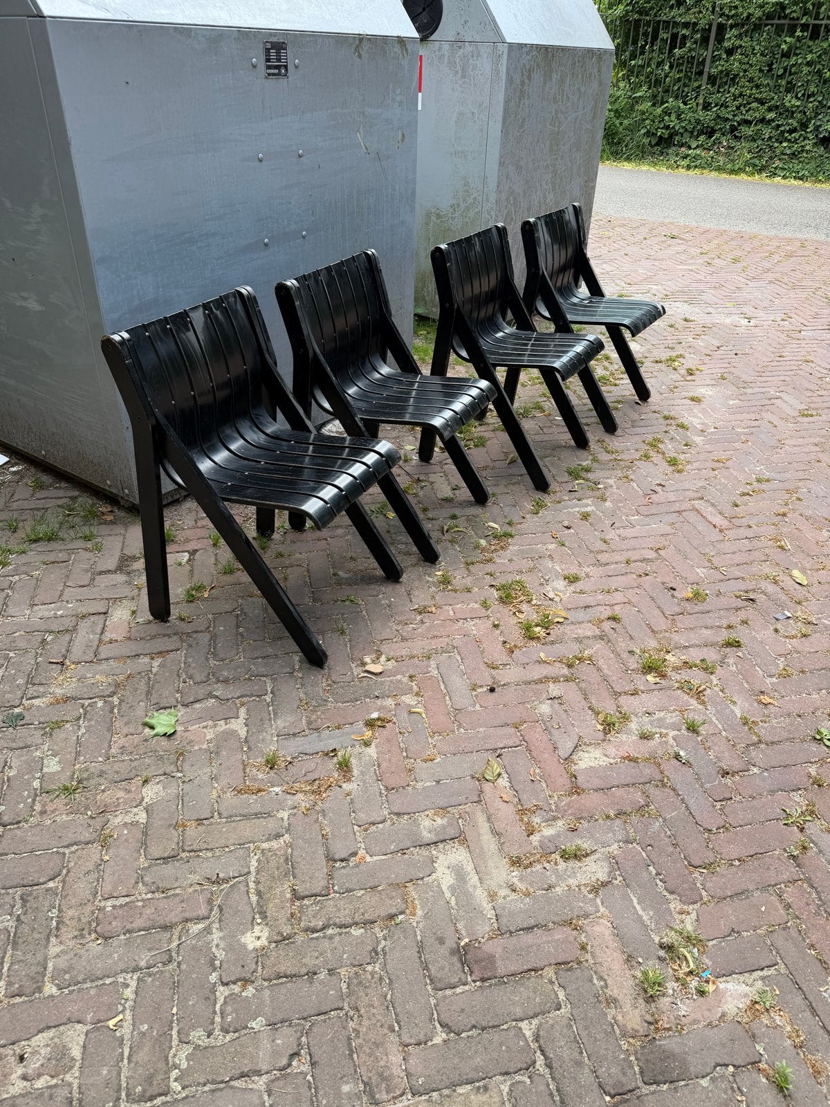 4x Vintage Zwarte Houten Stapelstoelen - Jaren '70 Design, Ophalen