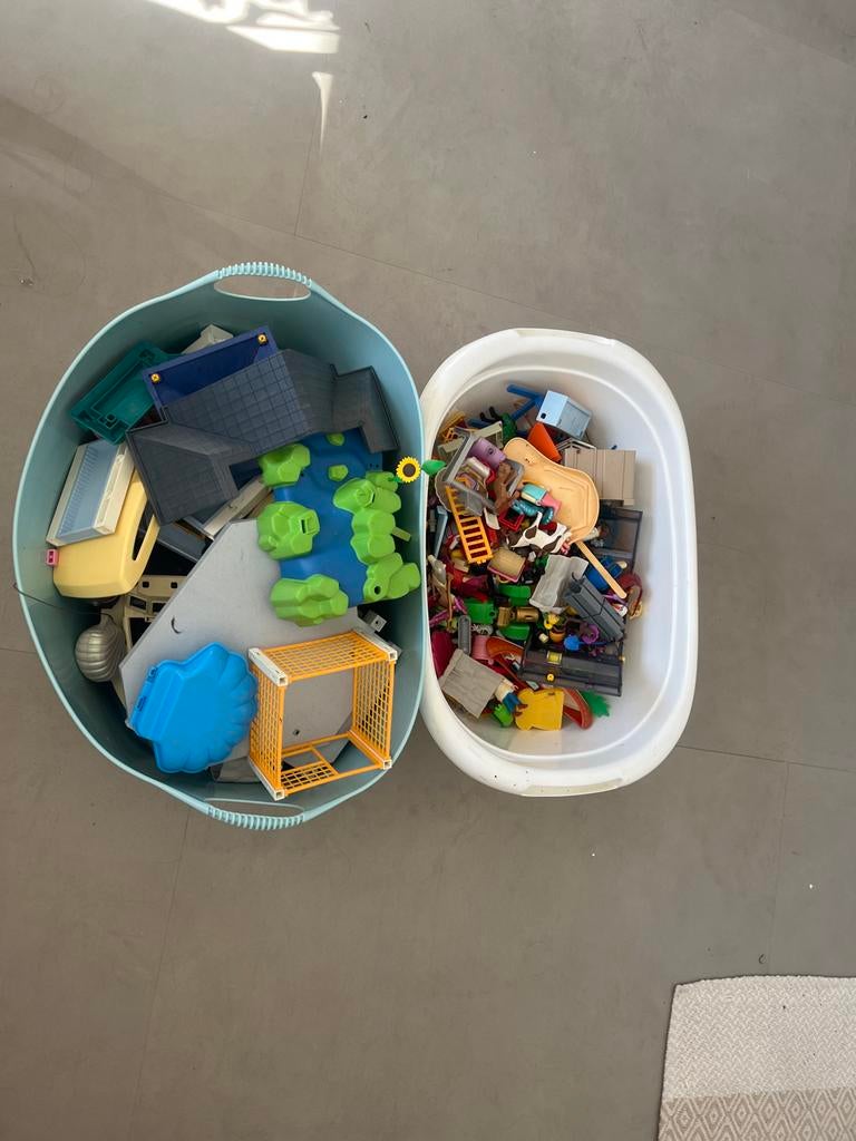 Grote partij Playmobil: 2 bakken vol met diverse sets, Kinderen en Baby's, Speelgoed | Playmobil, Ophalen of Verzenden, Gebruikt