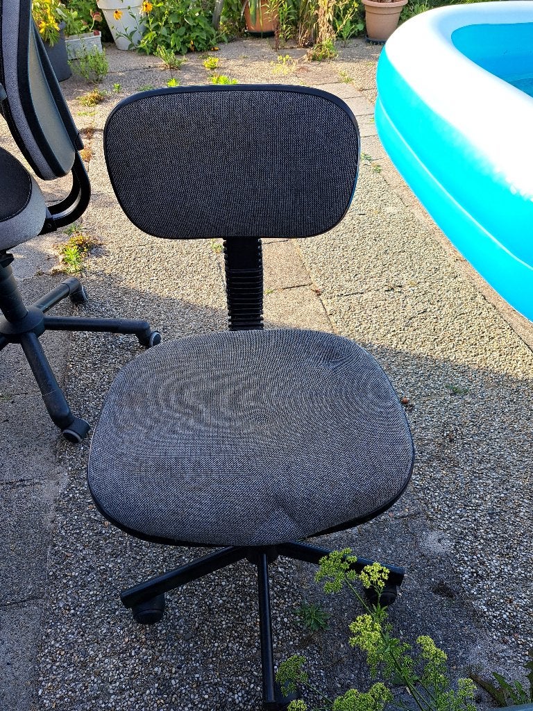 2 bureaustoelen gratis af te halen, Ophalen, Gebruikt, Zwart, Bureaustoel