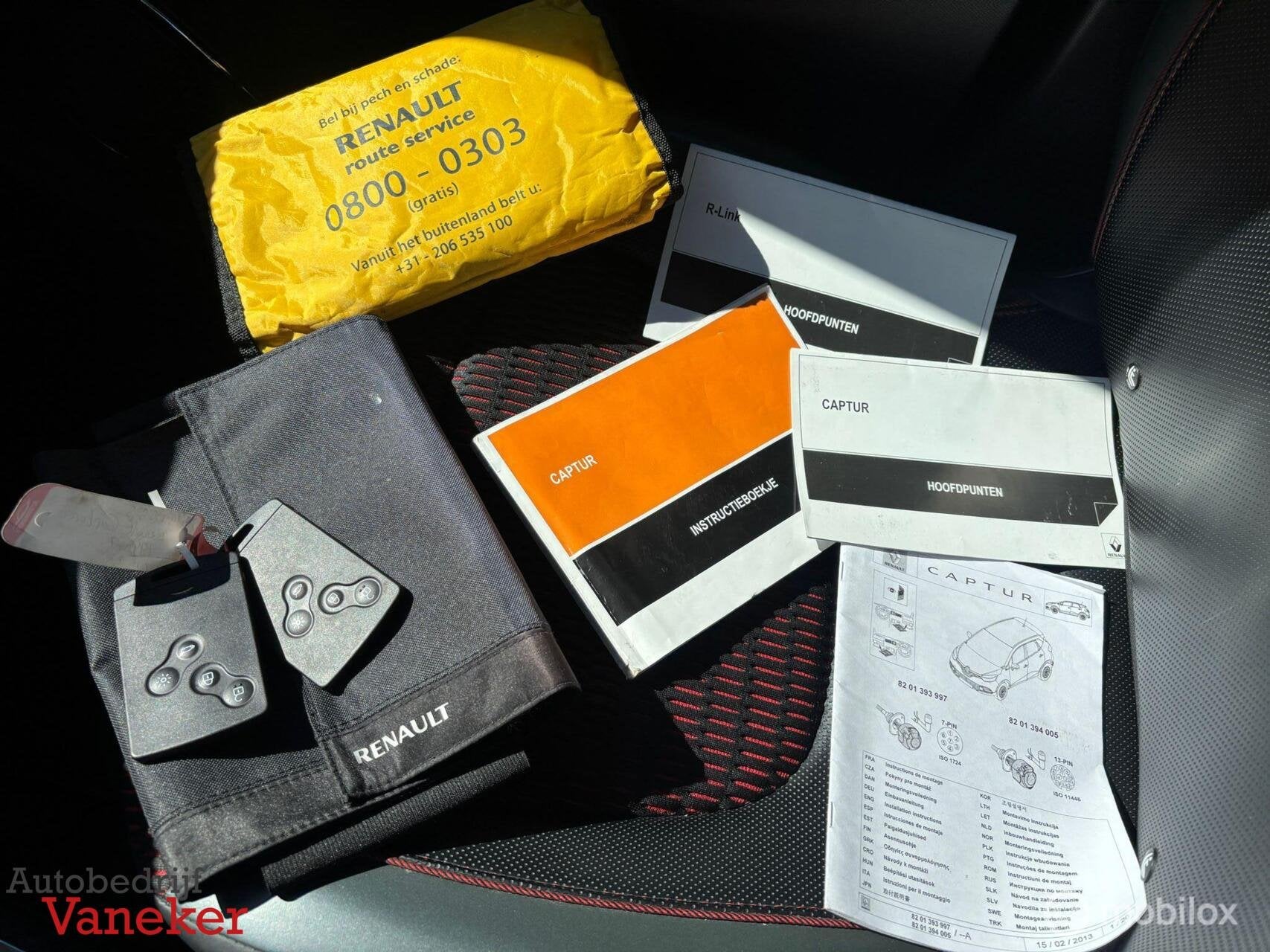 Renault Captur 0.9 TCe Helly Hansen|Dealer|Trekhaak, Voorwielaandrijving, Gebruikt, Zwart, Leder en Stof