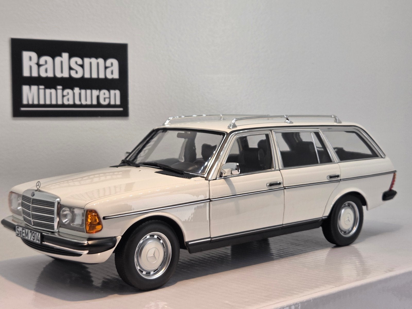 Mercedes-Benz 200 T-Modell W123 - Wit - 1:18 Norev deluxe, Auto, Nieuw, Norev, Ophalen of Verzenden