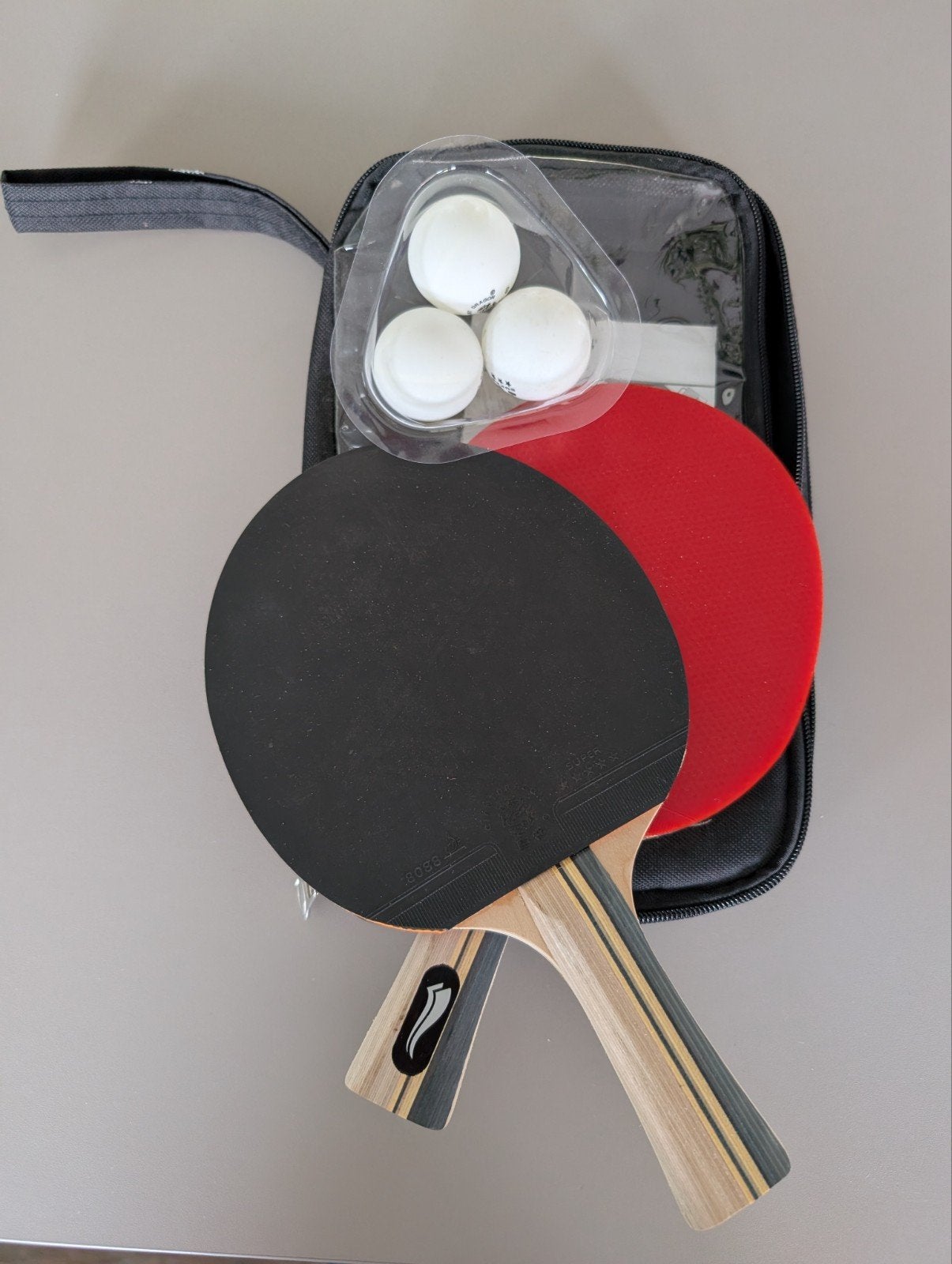 Tafeltennis set: 2 batjes, 3 balletjes en hoes, Ophalen of Verzenden, Zo goed als nieuw, Net, Batje(s) of Balletje(s)