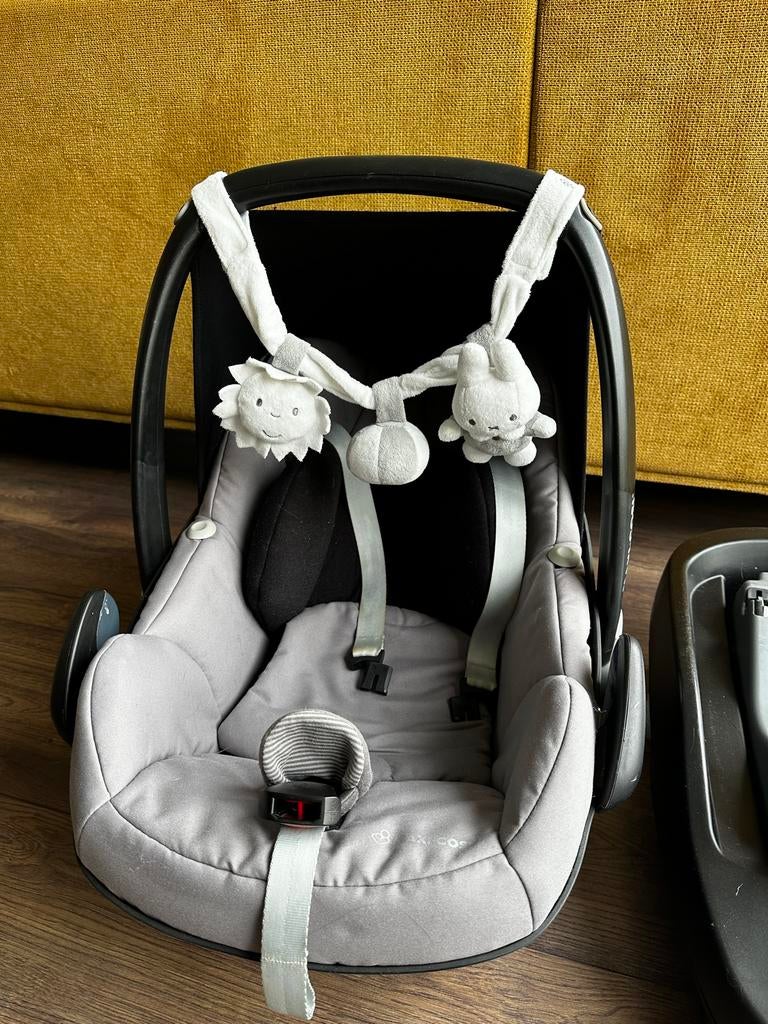 Maxi Cosi Pebble met 2 Isofix bases, nijntje en bugaboo conn, Ophalen, Gebruikt, Isofix, 0 t/m 13 kg