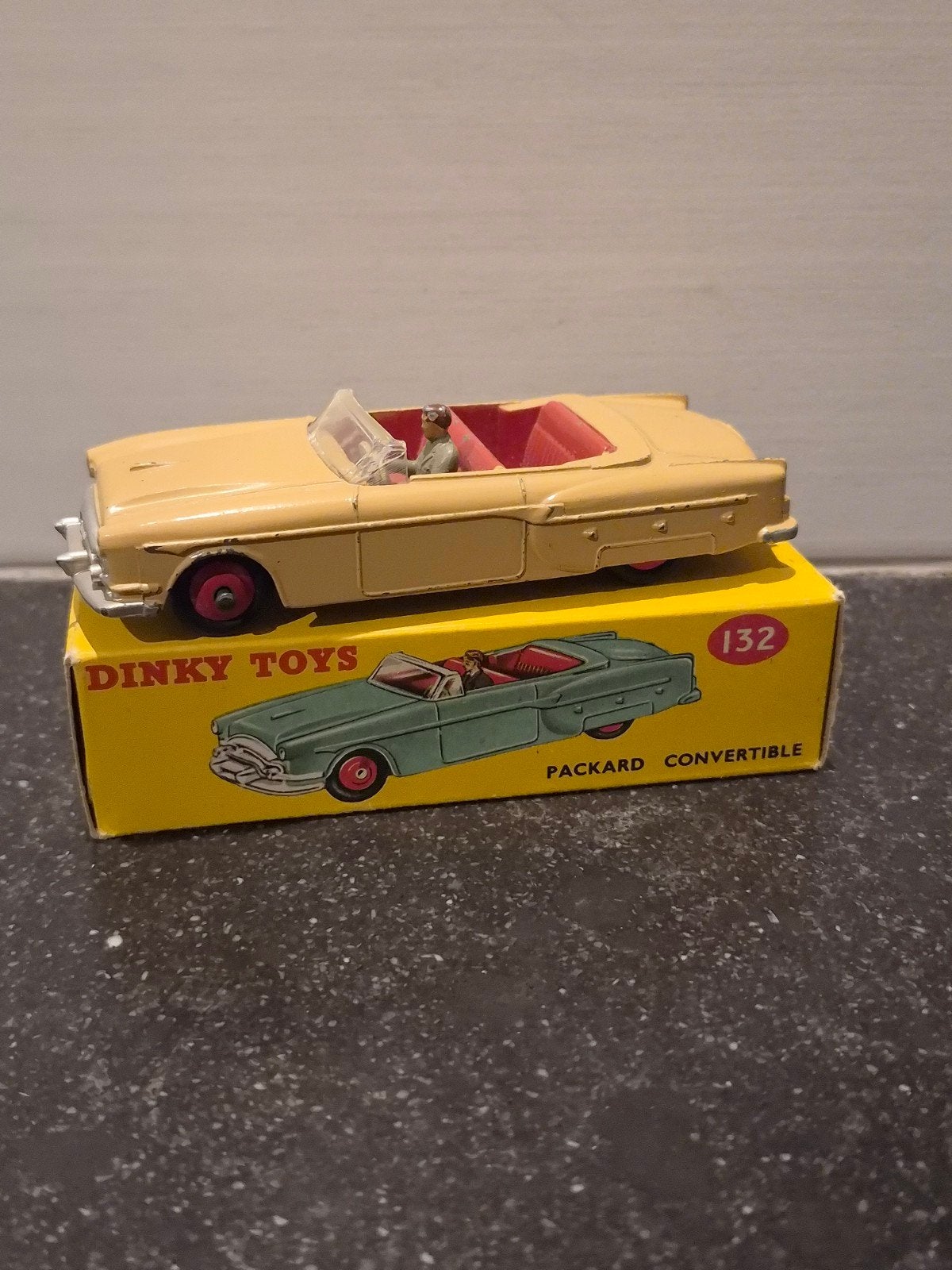 Dinky Toys Packard Convertible 132 - Zo goed als nieuw, Ophalen of Verzenden, Zo goed als nieuw, Auto