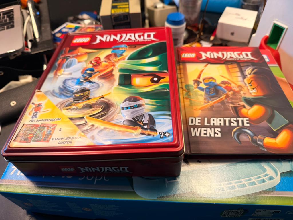 Ninjago cadeau box met boeken, Ophalen of Verzenden, Zo goed als nieuw