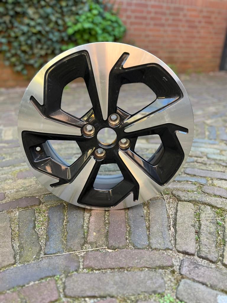 Gratis: 1x originele velg Suzuki Swift 2024, Ophalen, 15 inch, Banden en Velgen, 185 mm