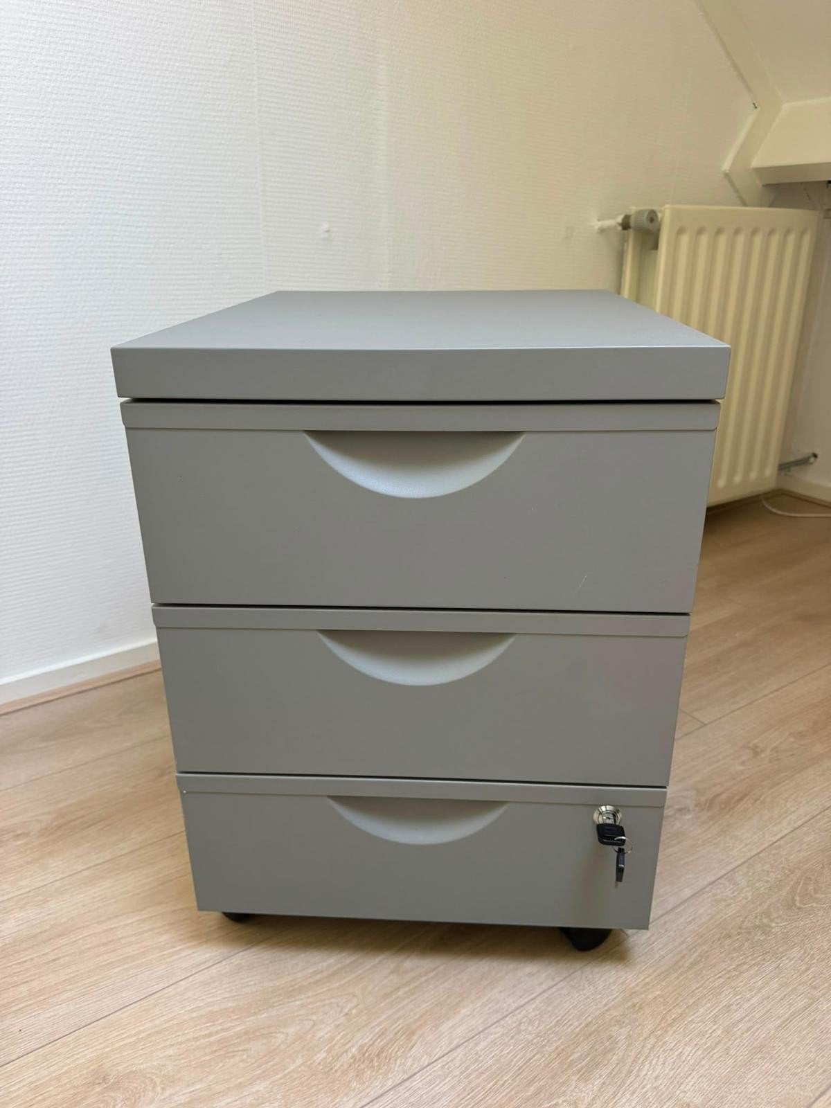 Ikea ladekastje grijs met 3 lades, Ophalen, Minder dan 50 cm, Gebruikt, 3 of 4 laden