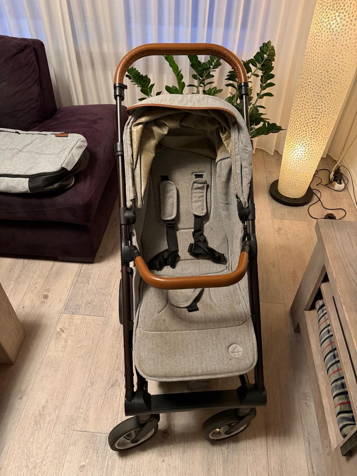 Mutsy Evo kinderwagen met voetenzak en regenhoes, Kinderen en Baby's, Ophalen, Gebruikt, Mutsy, Verstelbare duwstang