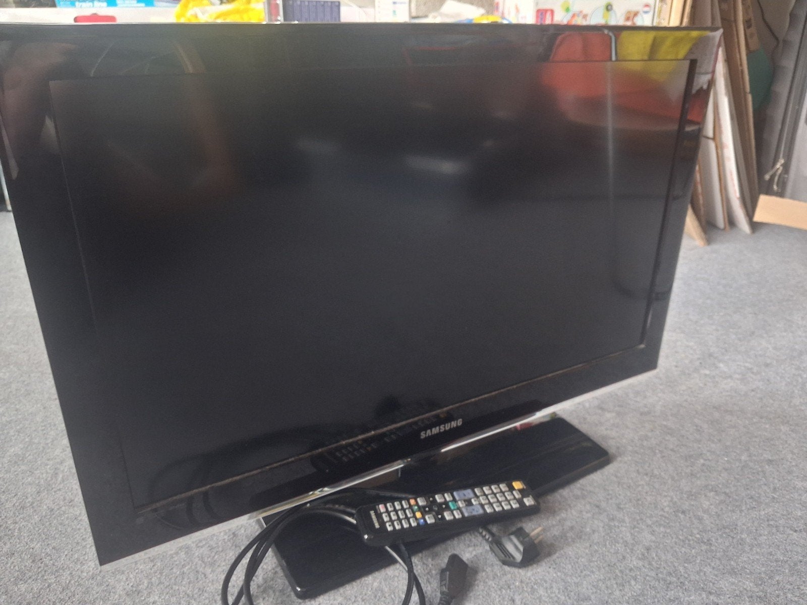 Samsung LE32C530 32 inch LCD TV + afstandsbediening, Ophalen, Gebruikt, 50 Hz, LCD