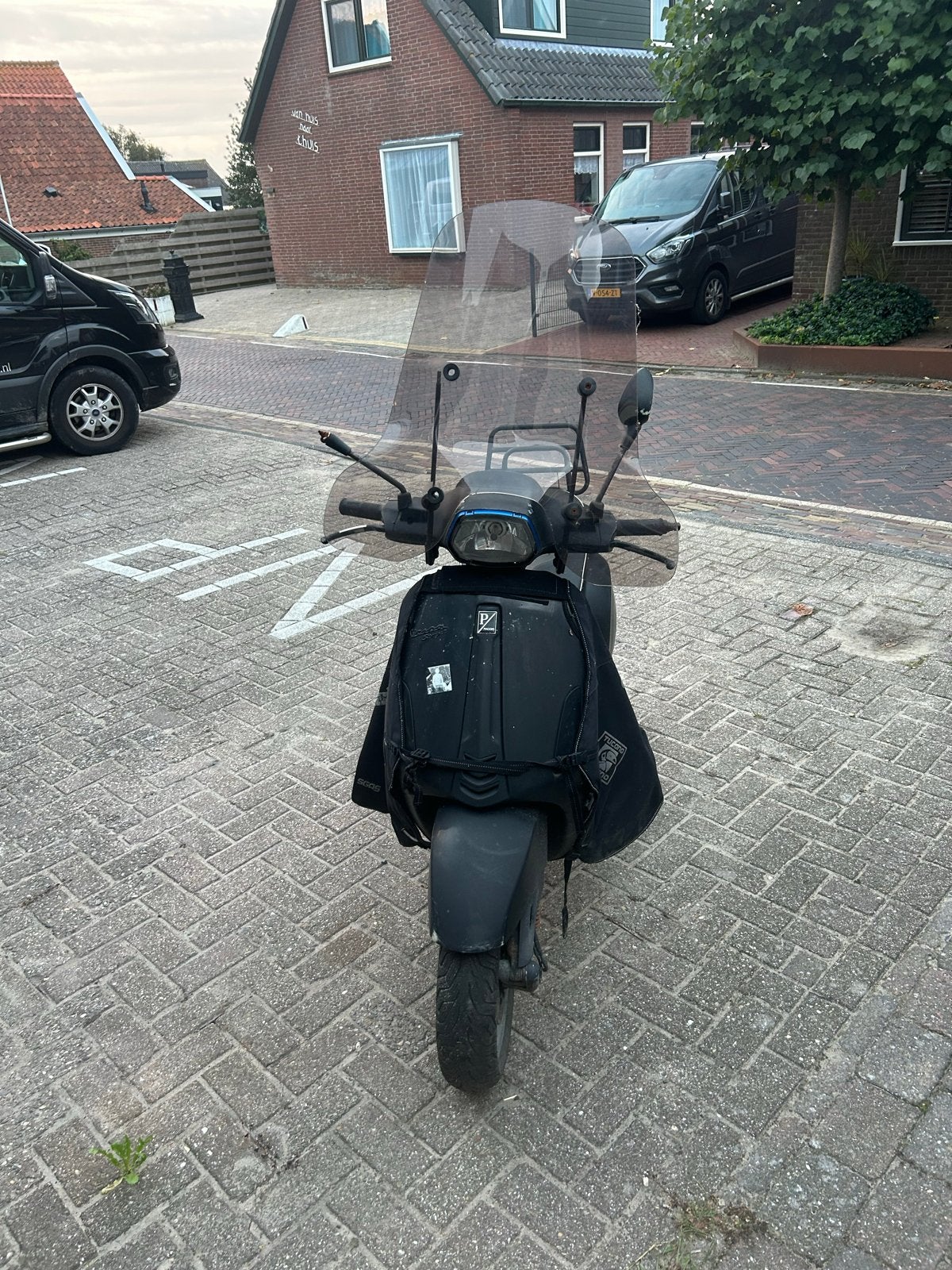 Vespa Sprint - Zwart, met windscherm en beenkleed, Ophalen of Verzenden, Gebruikt, Benzine, Overige modellen
