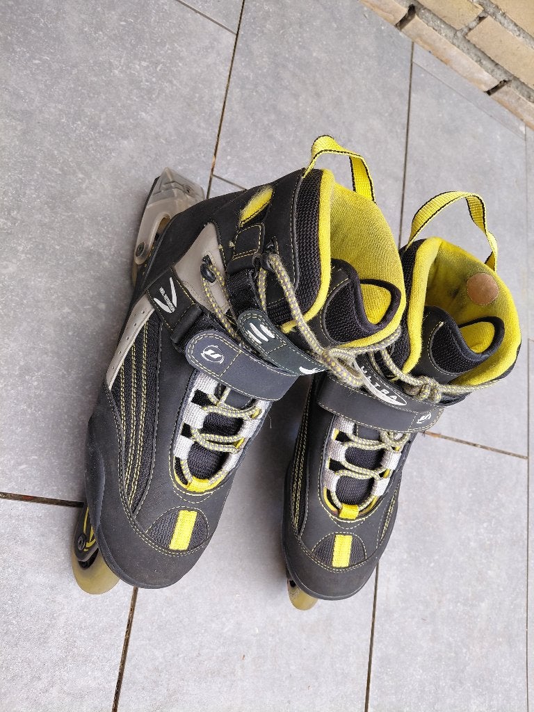 Inline skates Skeelers zwart met gele accenten - Maat 46, Sport en Fitness, Heren, Inline skates 4 wielen, Ophalen, Overige merken