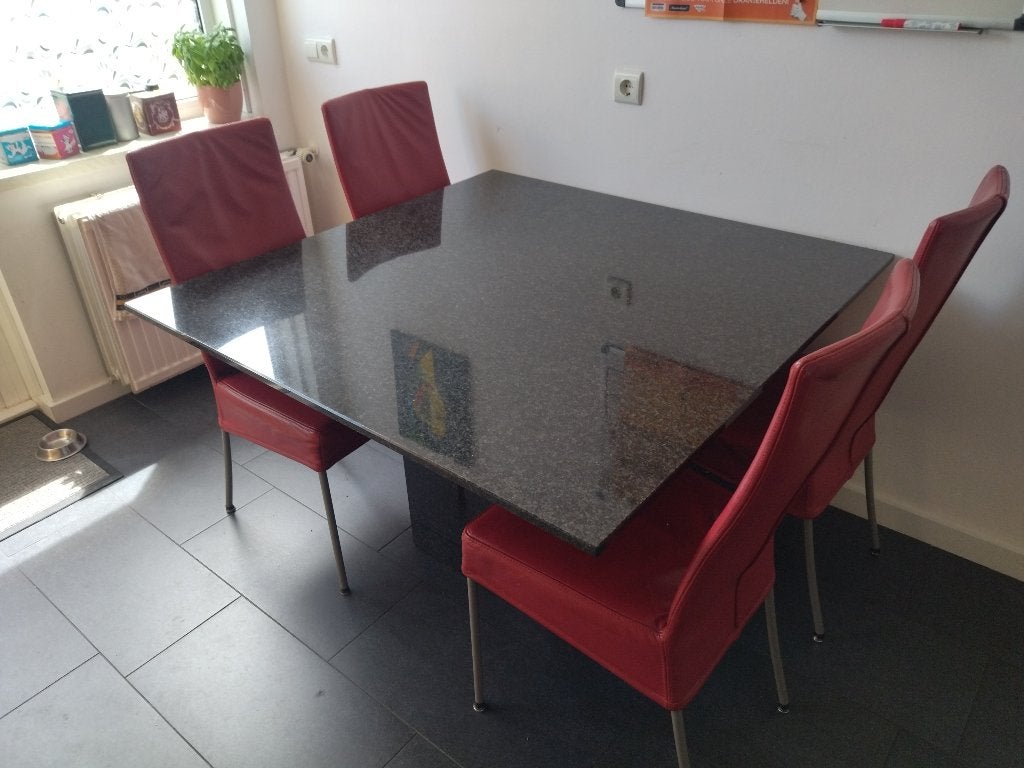 Eettafel / tuintafel graniet in nieuwstaat, Ophalen, Overige materialen, Vierkant, Zo goed als nieuw