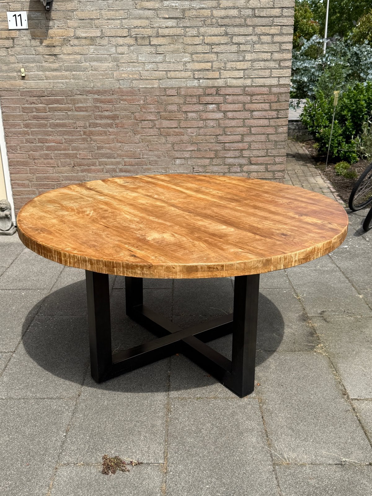 Ronde Mangohouten Eettafel Ø150cm met Zwart Stalen Frame, Huis en Inrichting, Tafels | Eettafels, Ophalen, 150 tot 200 cm, Rond