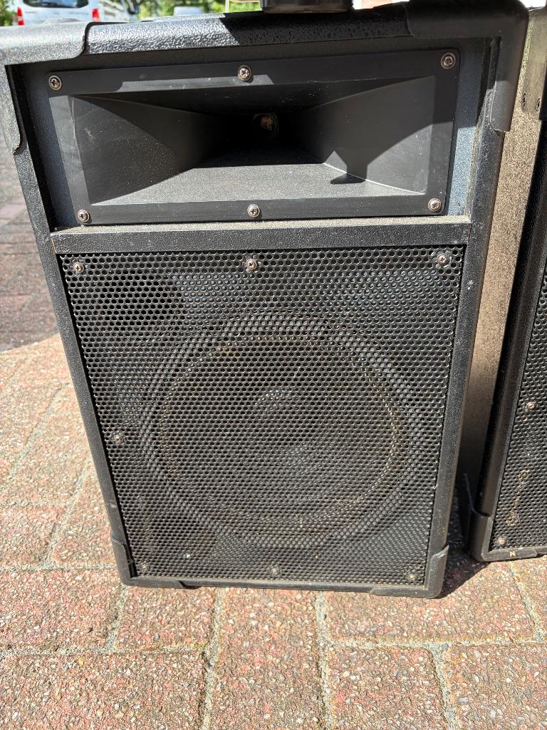 Koda speakerset incl versterker., Gebruikt, 120 watt of meer, Front, Rear of Stereo speakers, Ophalen
