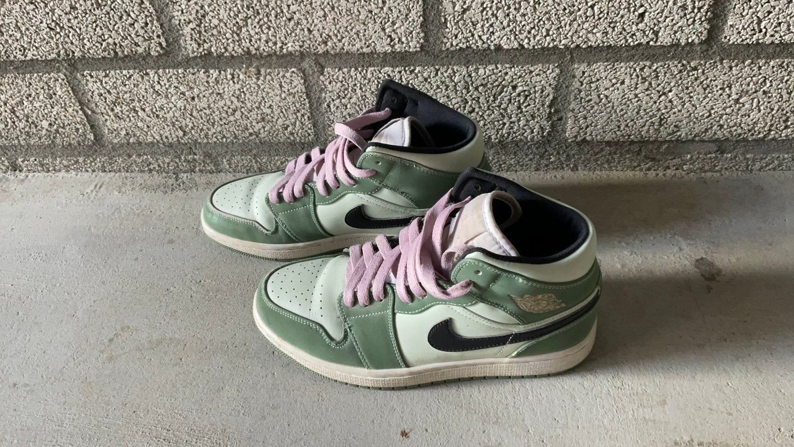 Nike Jordan 1 mid rise maat 38,5 groen roze sneakers., Ophalen of Verzenden, Sneakers of Gympen, Gedragen, Groen
