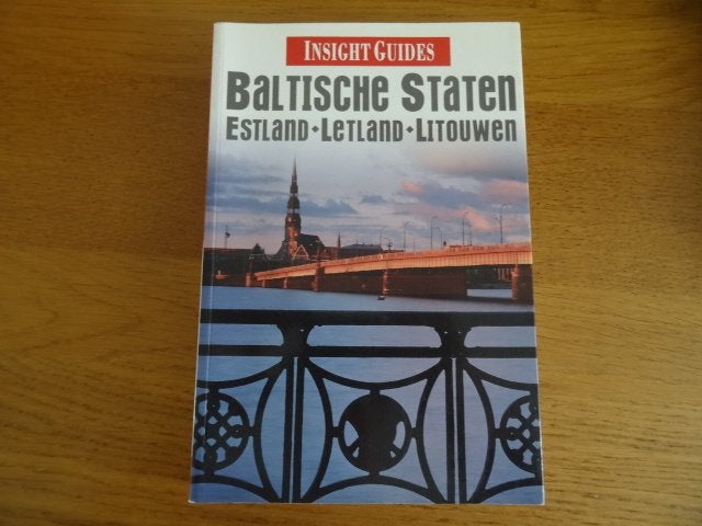 insight guide reisgids Baltische landen: Litouwen, Estland, Overige merken, Europa, Ophalen of Verzenden, Zo goed als nieuw