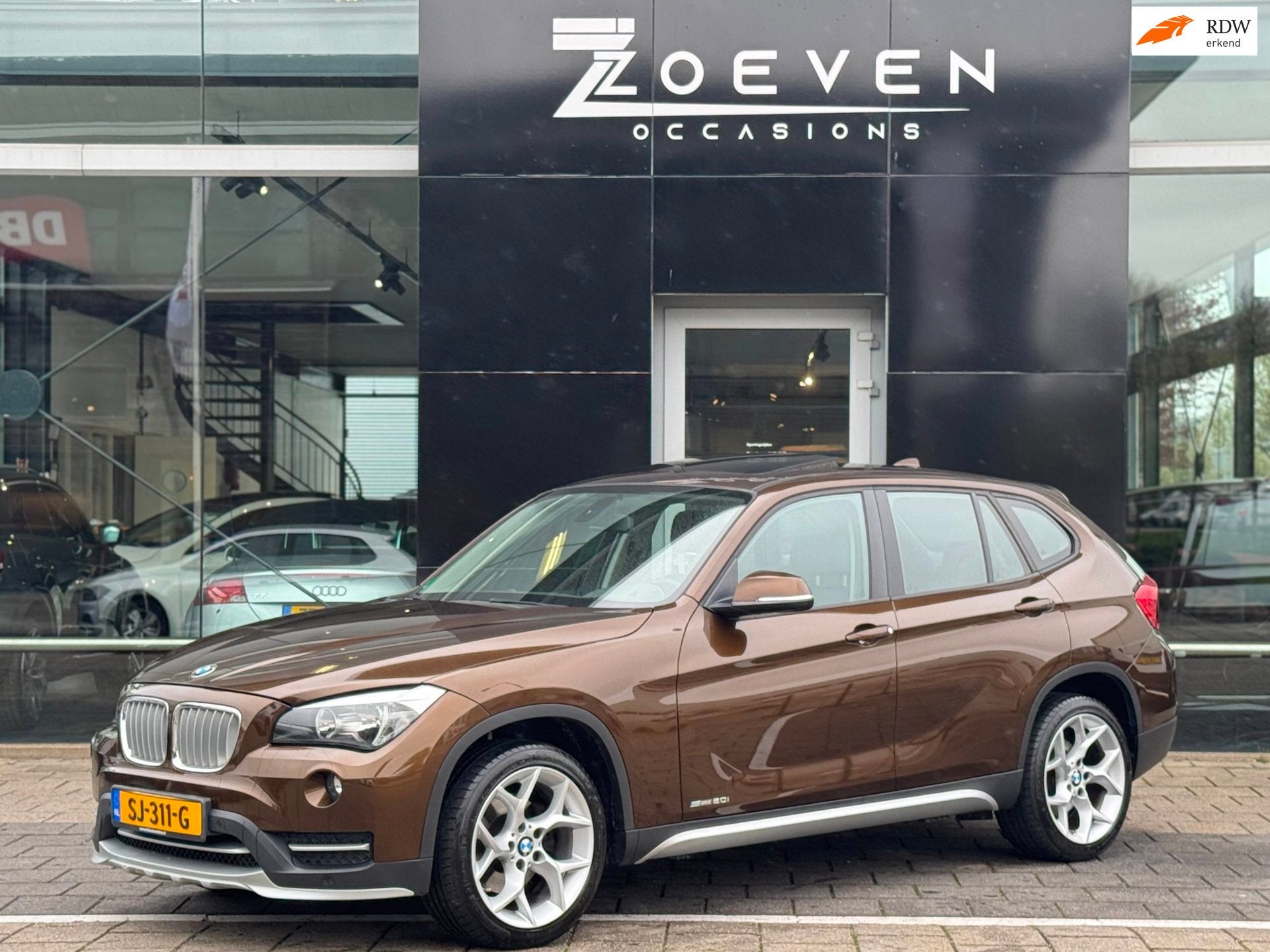 BMW X1 SDrive20i Limited Series panoramadak/automaat/camera/, Auto's, Leder, 184 pk, SUV of Terreinwagen, 84 €/maand