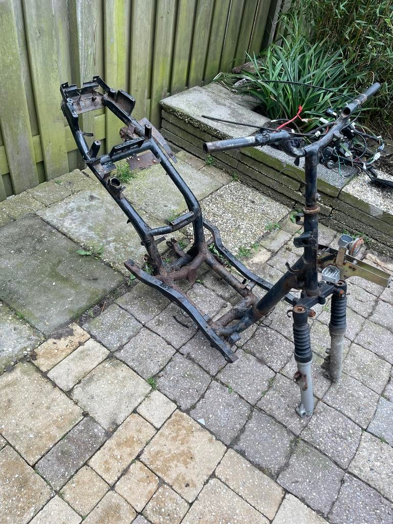 Tomos nitro frame met papieren, Fietsen en Brommers, Ophalen of Verzenden, Gebruikt, Frame, Tomos