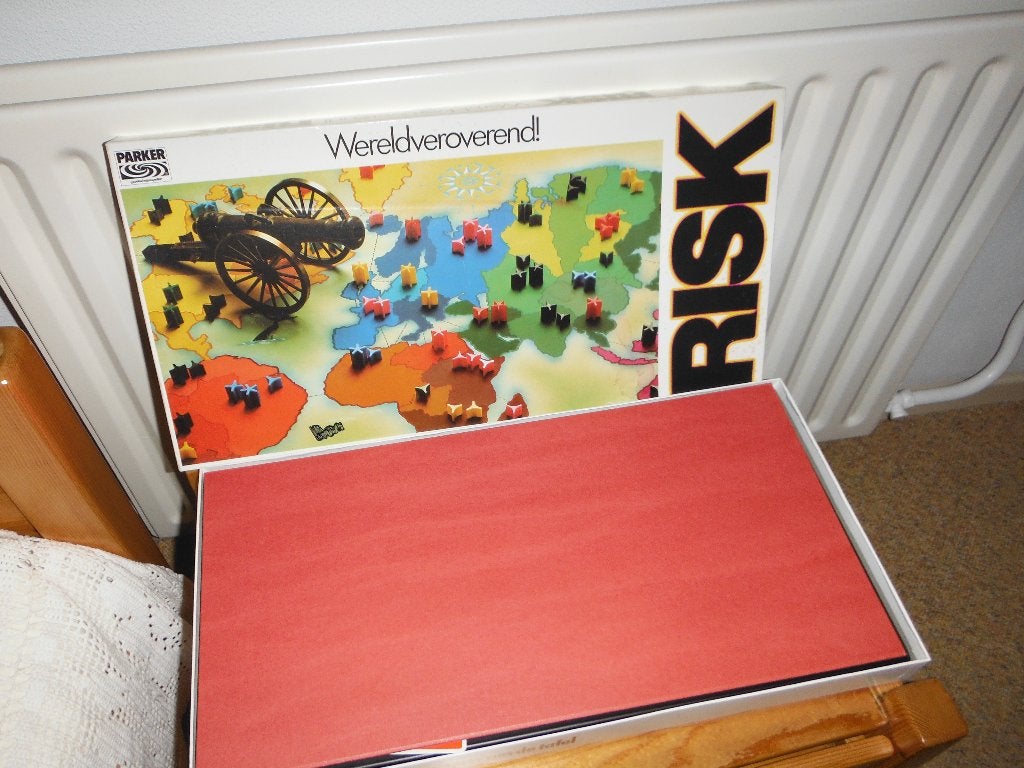 risk witte doos  nooit gebruikt, Hobby en Vrije tijd, Gezelschapsspellen | Bordspellen, Ophalen, Nieuw
