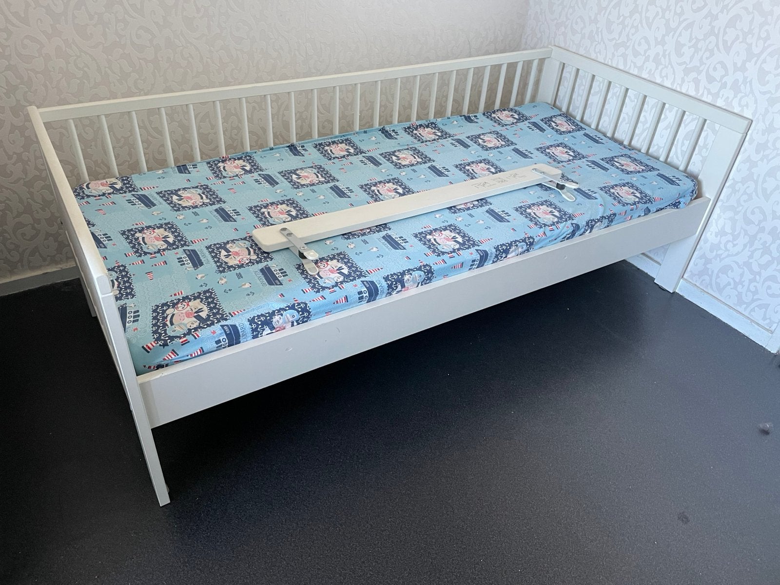 kleuterbed 170x75, incl matras en campingbedje er gratis bij, Kinderen en Baby's, Gebruikt, 70 tot 85 cm, 160 tot 180 cm, Ophalen